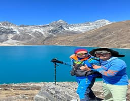 Everest Base Camp Trek vs Gokyo
