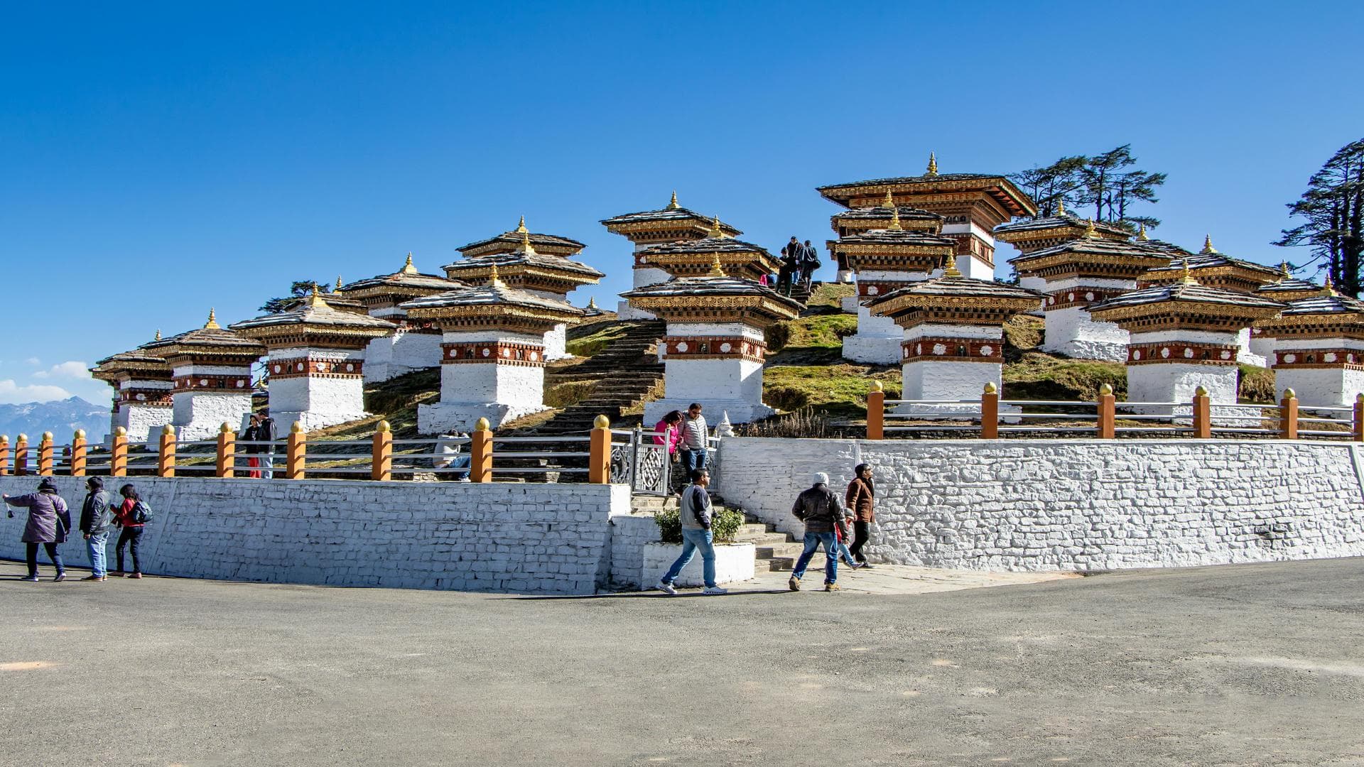 Dagala Thousand Lakes Trek in Bhutan