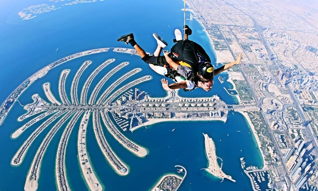 Sky Diving in Dubai