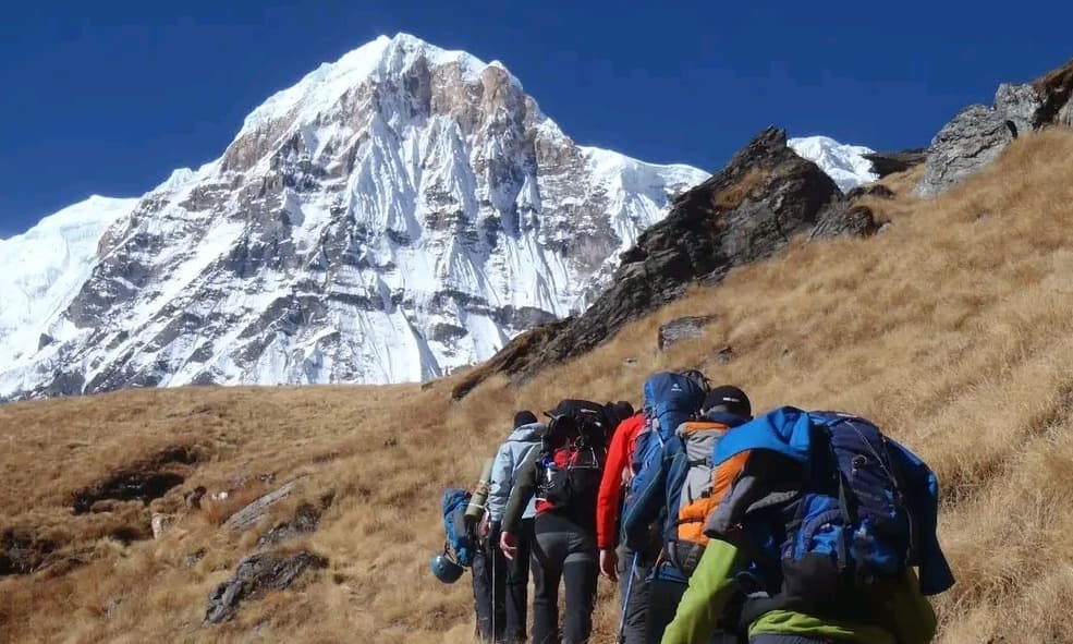 Trekkers on the wat to Everest Base Camp