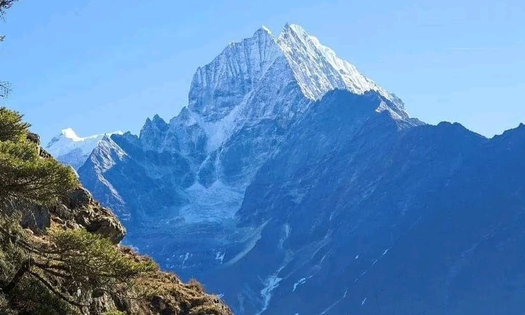 Memorising view of Mount Everest