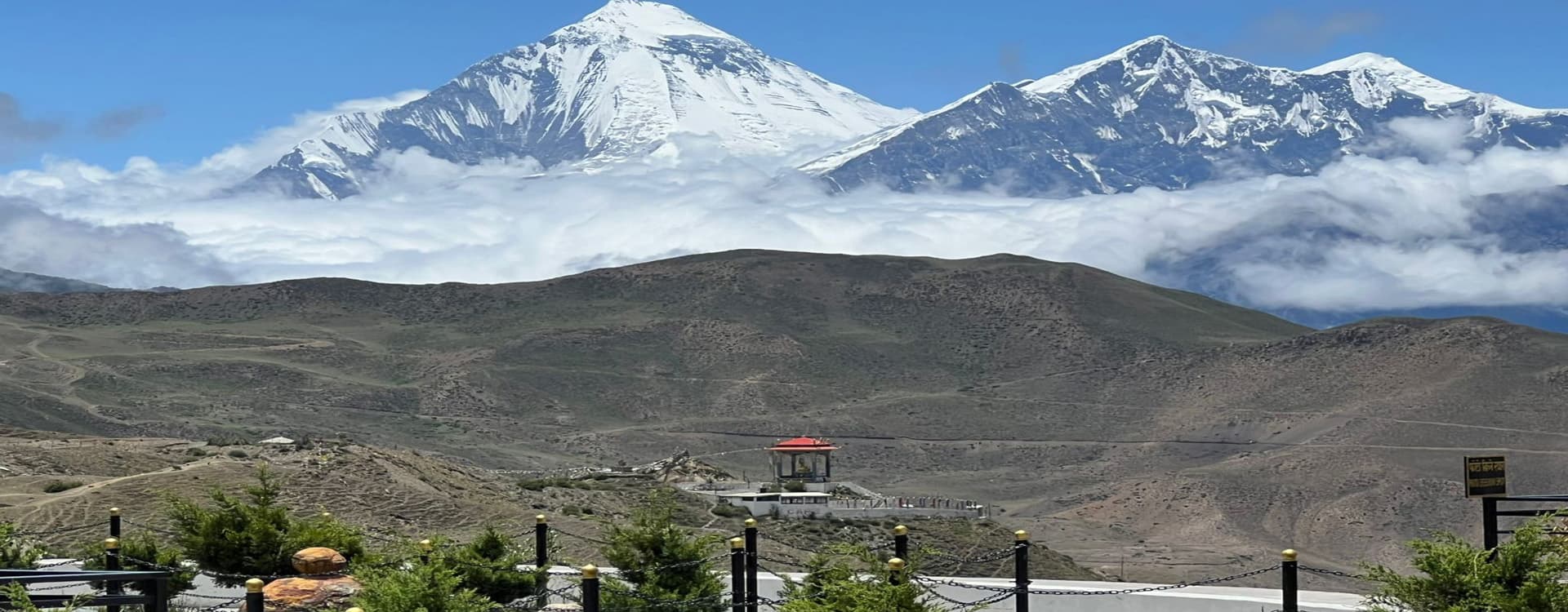 Stunning landscape and mountains from Muktinath